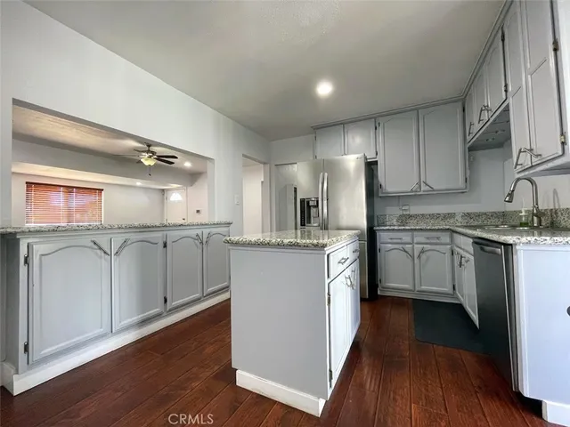 $4,000 | 1341 West School Street, Compton, CA 90220