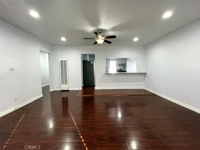 $4,000 | 1341 West School Street, Compton, CA 90220