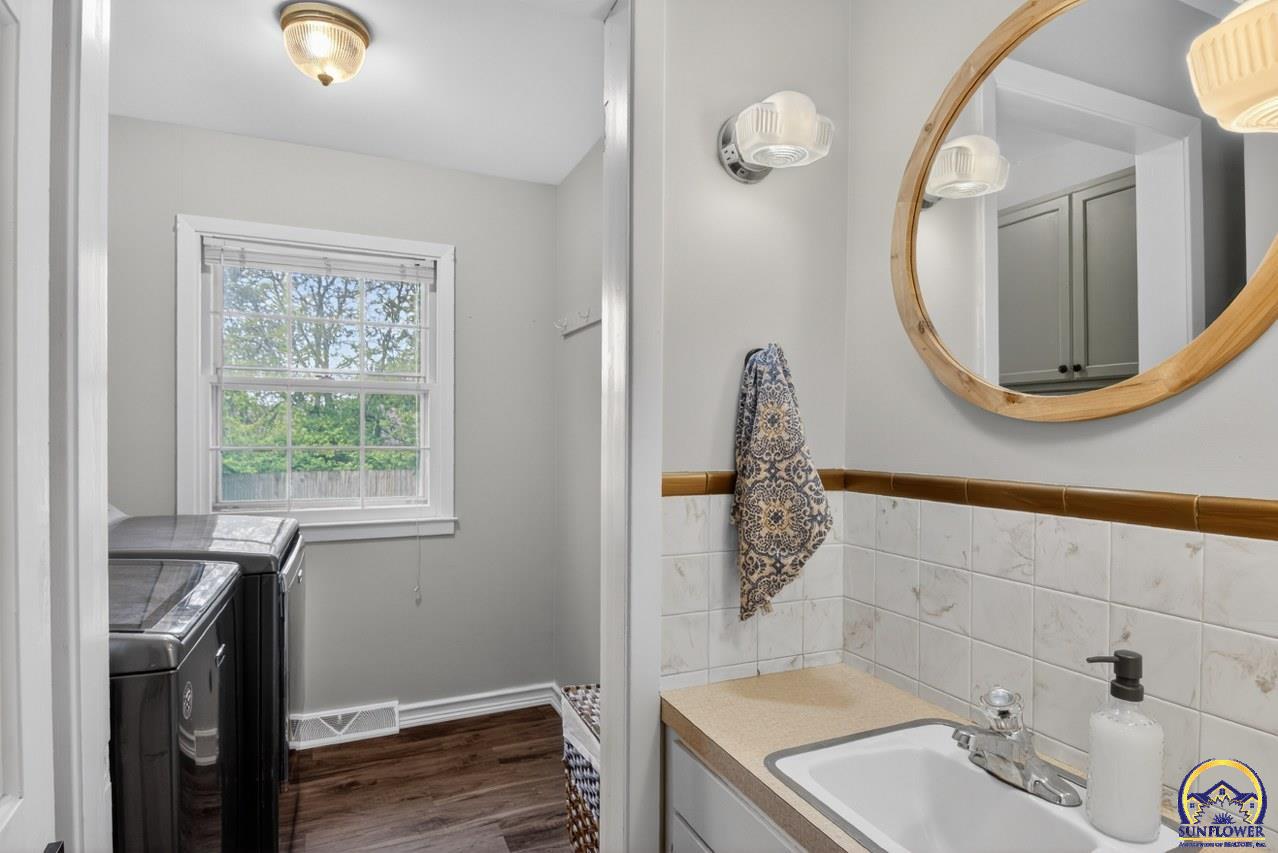 2031 Southwest Sims Avenue Topeka, KS 66604 - Photo 20 of 30