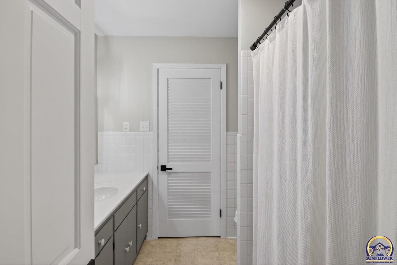 2031 Southwest Sims Avenue Topeka, KS 66604 - Photo 25 of 30