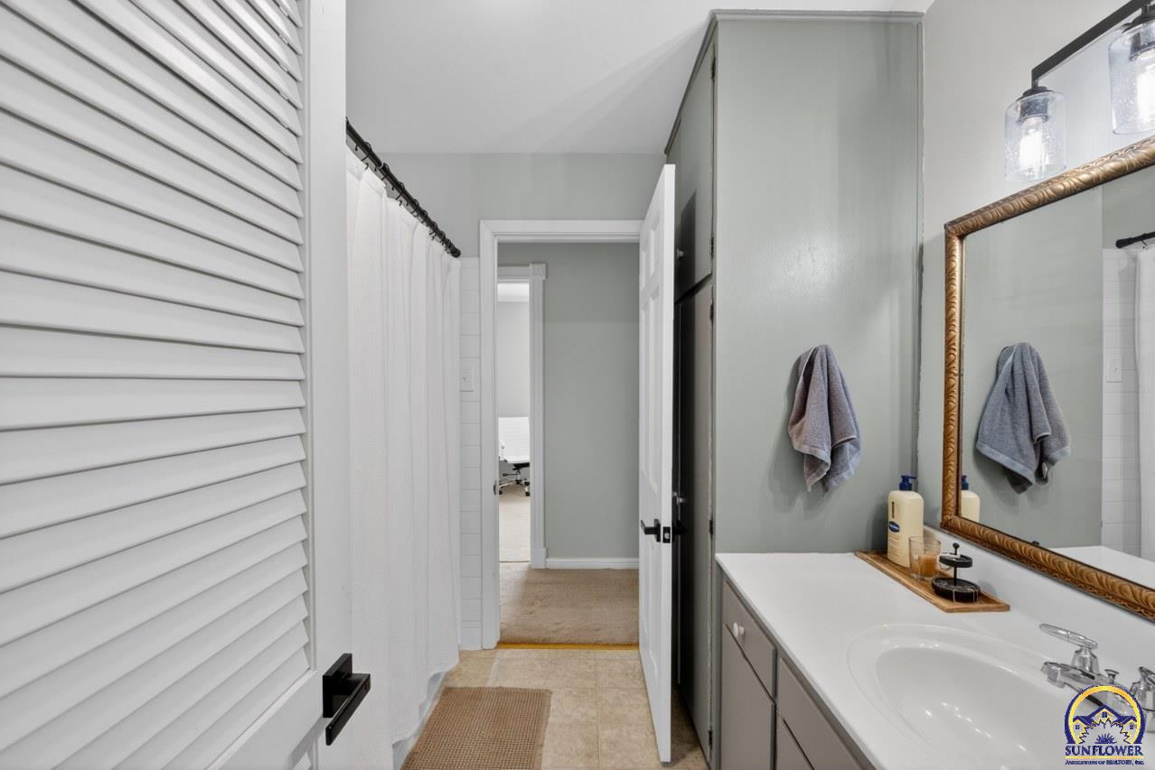 2031 Southwest Sims Avenue Topeka, KS 66604 - Photo 26 of 30