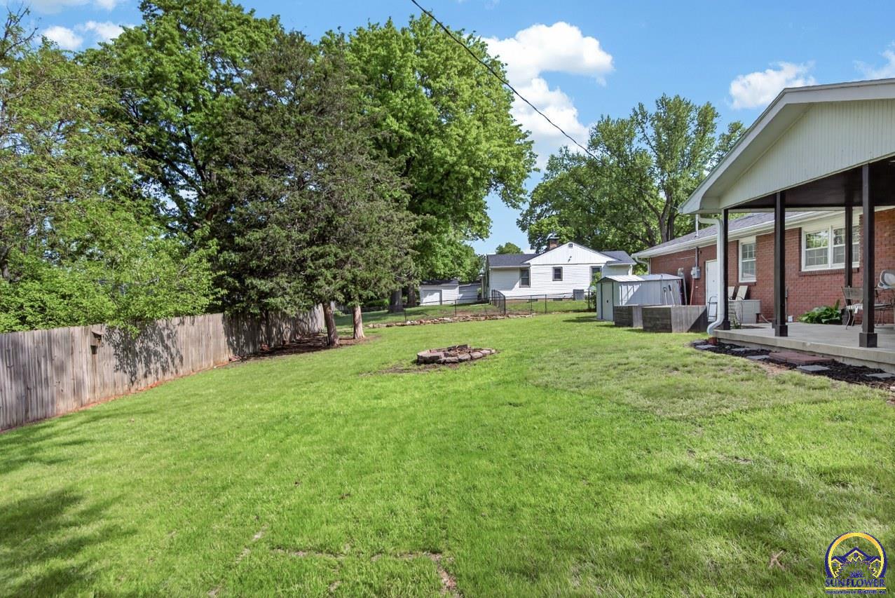 2031 Southwest Sims Avenue Topeka, KS 66604 - Photo 6 of 30