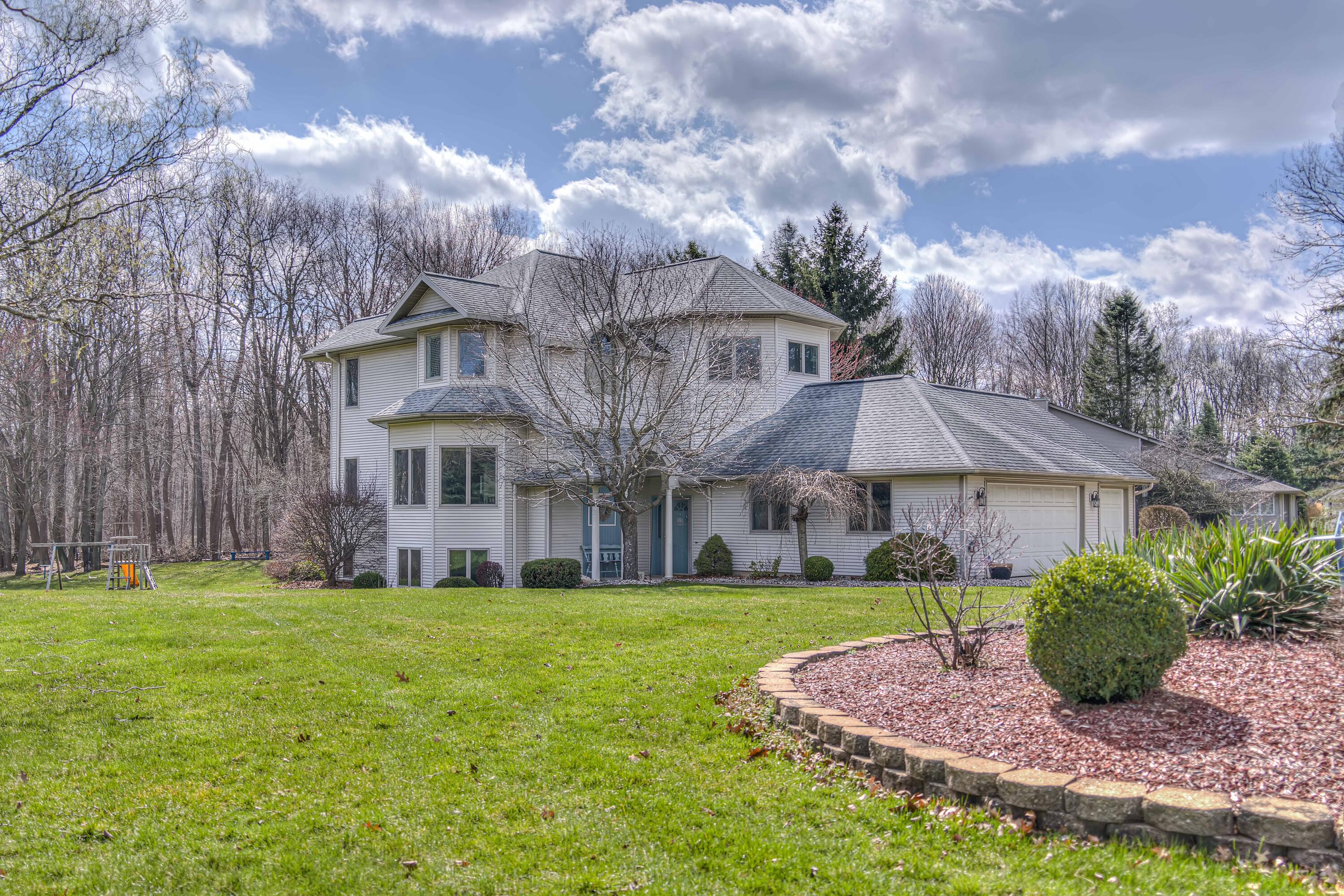 7485 Hunters Ridge 01