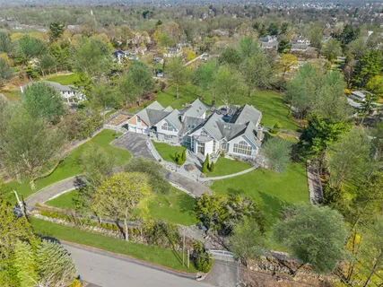 $4,995,000 | 2 High Point Terrace, Scarsdale, NY 10583