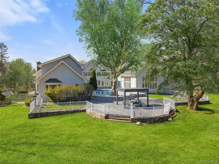 $4,995,000 | 2 High Point Terrace, Scarsdale, NY 10583