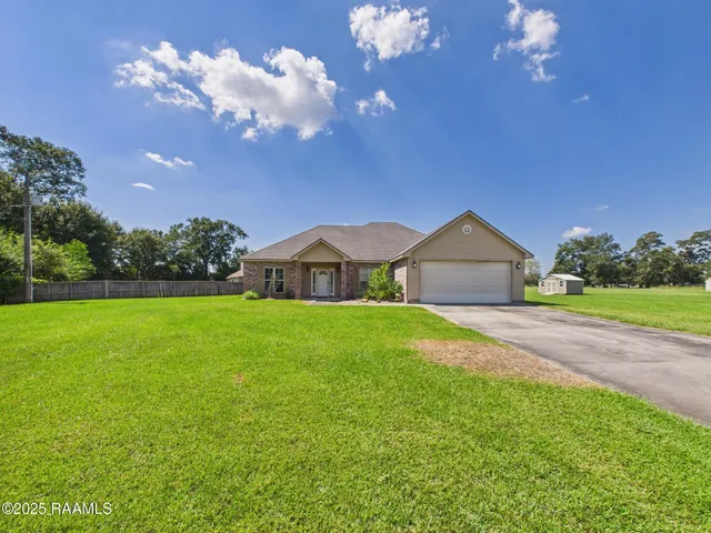 $1,900 | 382 Shawnee Farms Road, Opelousas, LA 70570