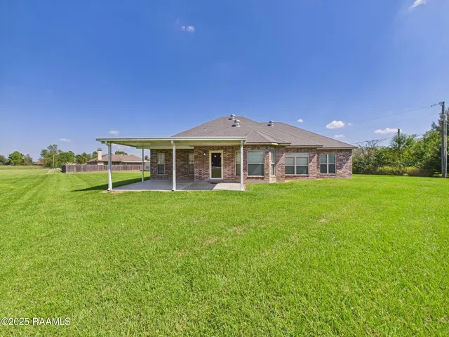 $1,900 | 382 Shawnee Farms Road, Opelousas, LA 70570