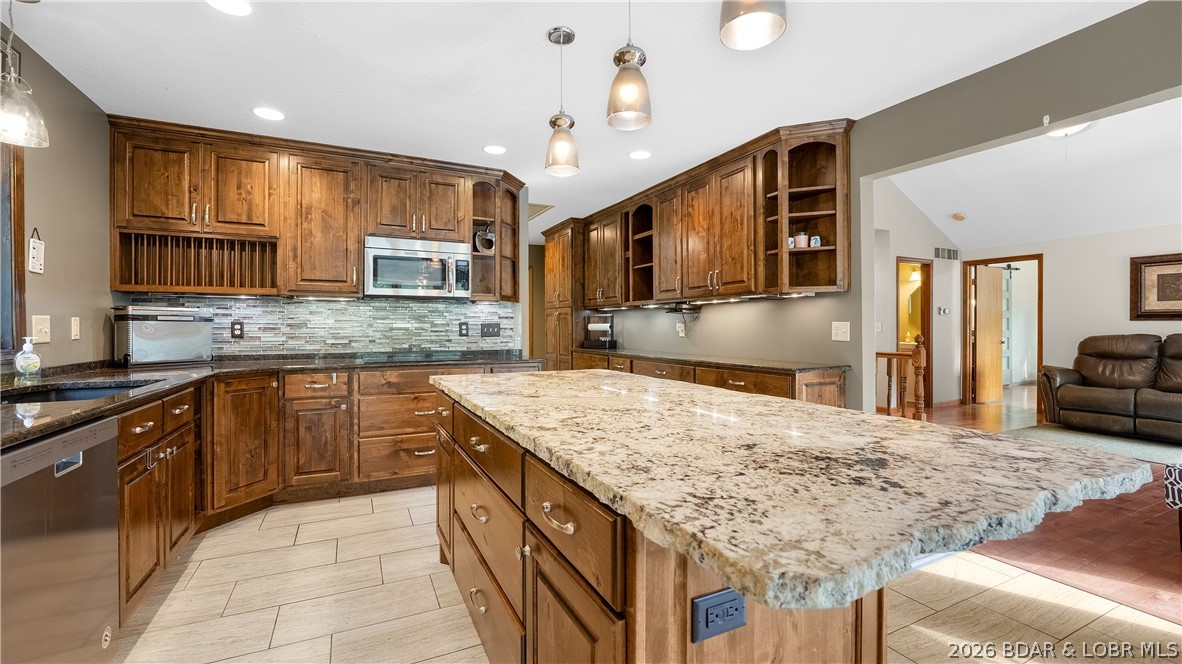490 Waterfowl Road Linn Creek, MO 65052 - Photo 13 of 52 Granite Tops