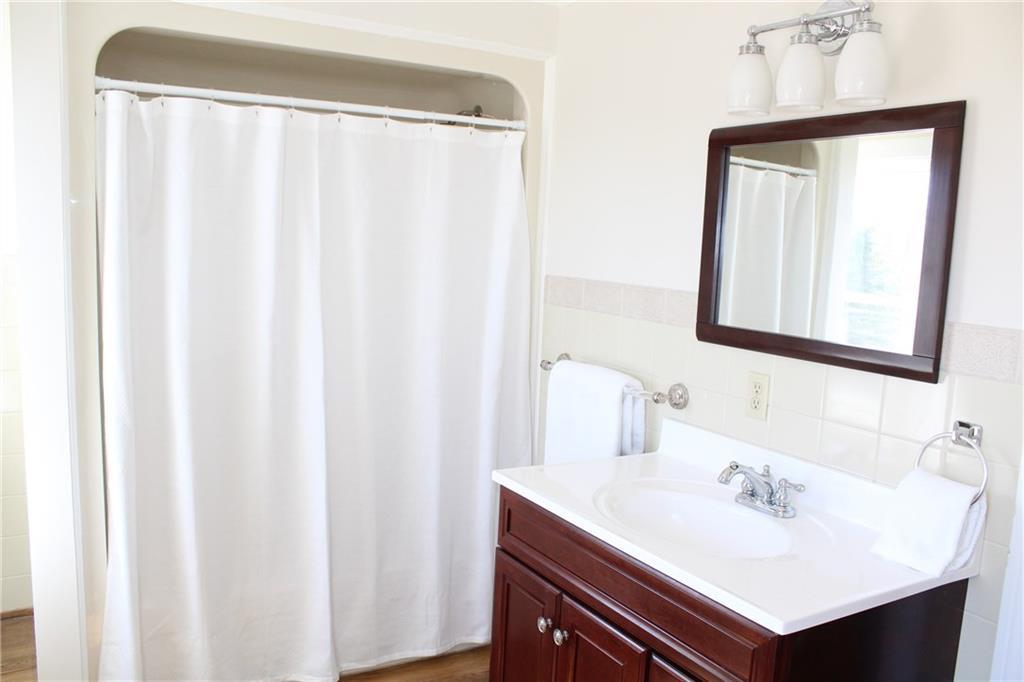 27 Pitcher Road Belfast, ME 04915 - Photo 24 of 35 Master En-Suite bath with nice tile,...