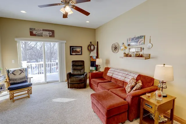 $352,900 | 315 Creekside Court, Watertown, WI 53098