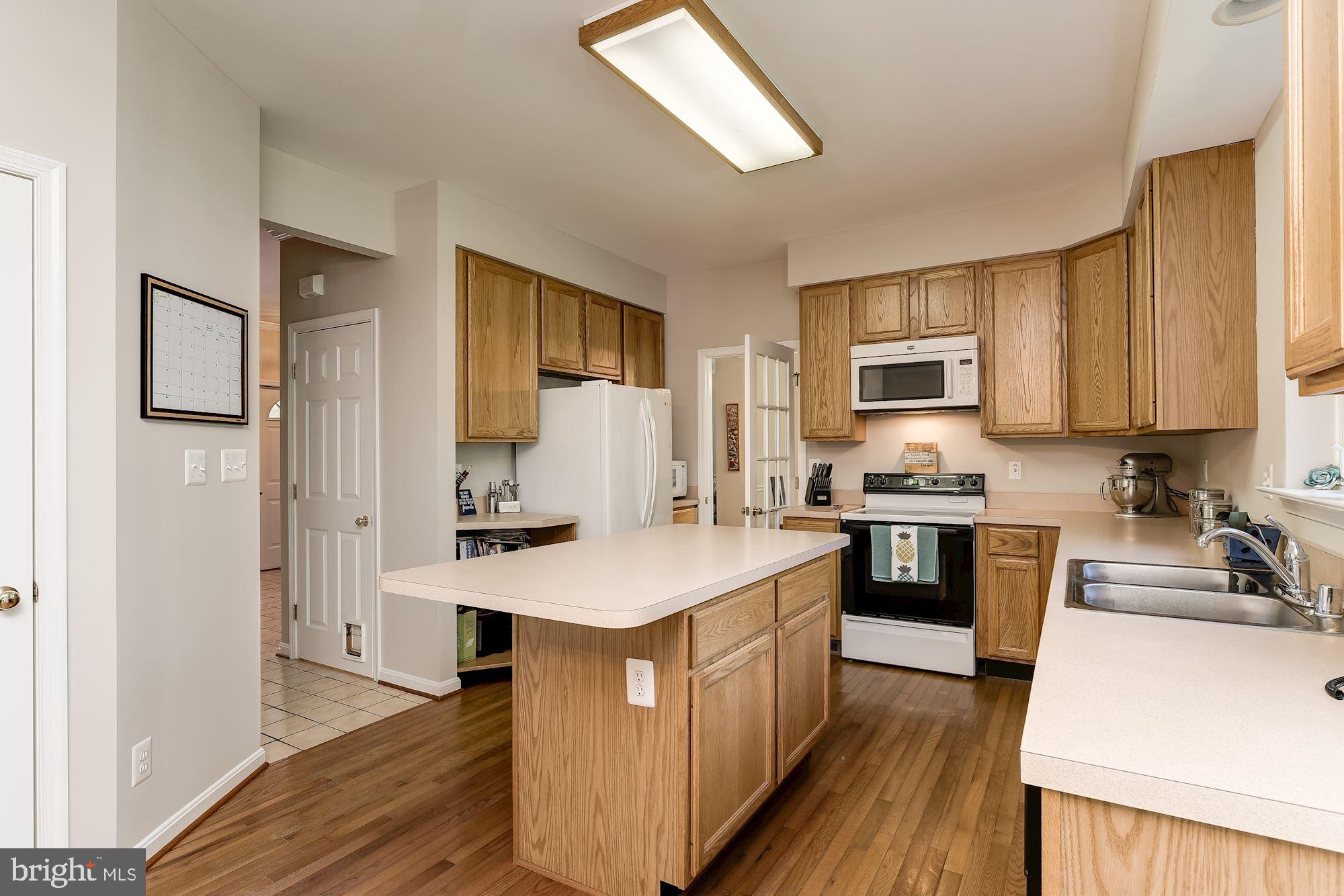9012 Dumhart Road Laurel, MD 20723 - Photo 14 of 42 Kitchen
