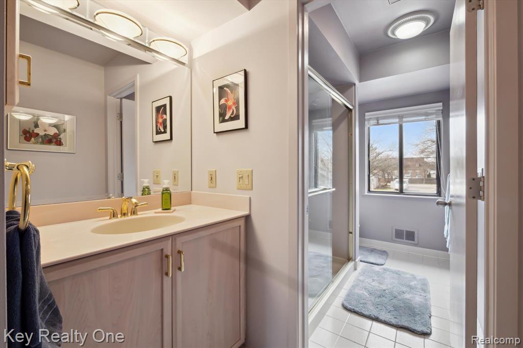 750 Eastbridge Court Rochester Hills, MI 48307 - Photo 25 of 42