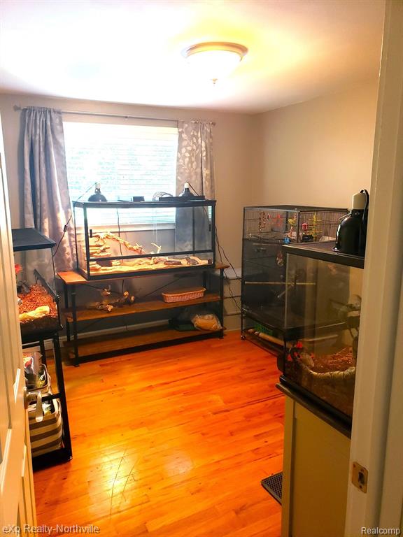 16360 Riverside Street Livonia, MI 48154 - Photo 21 of 32 Gallery Image 21