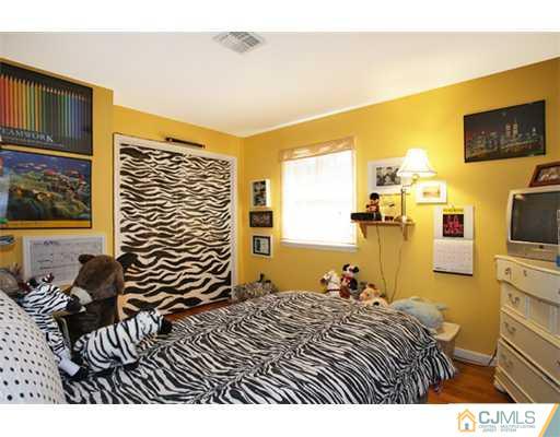 245 Dawes Road North Brunswick, NJ 08902 - Photo 15 of 25 Gallery Image 15