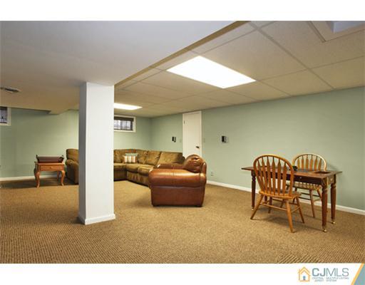 245 Dawes Road North Brunswick, NJ 08902 - Photo 17 of 25 Gallery Image 17