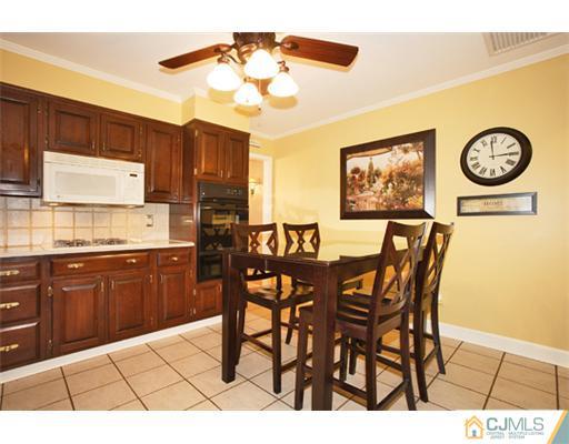 245 Dawes Road North Brunswick, NJ 08902 - Photo 8 of 25 Gallery Image 8