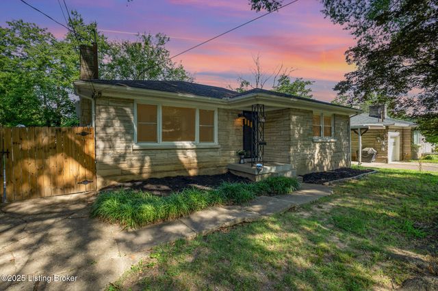 $249,000 | 6702 Norway Drive, Louisville, KY 40214