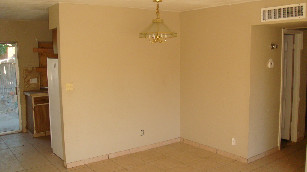 4625 West Thomas Road, Unit 85 Phoenix, AZ 85031 - Photo 3 of 5 Dining Room