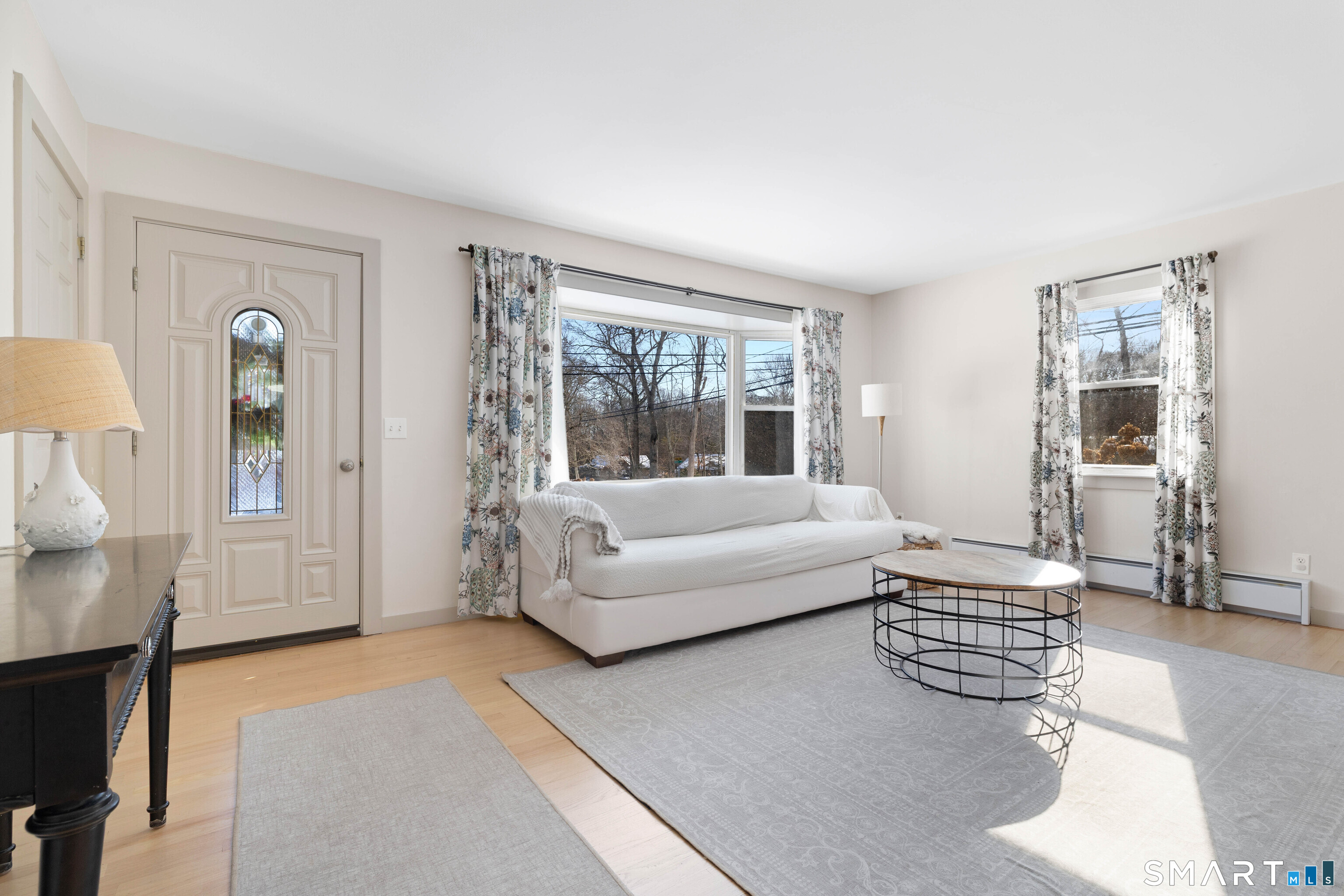 6 Riched Lane Uncasville, CT 06382 - Photo 4 of 38