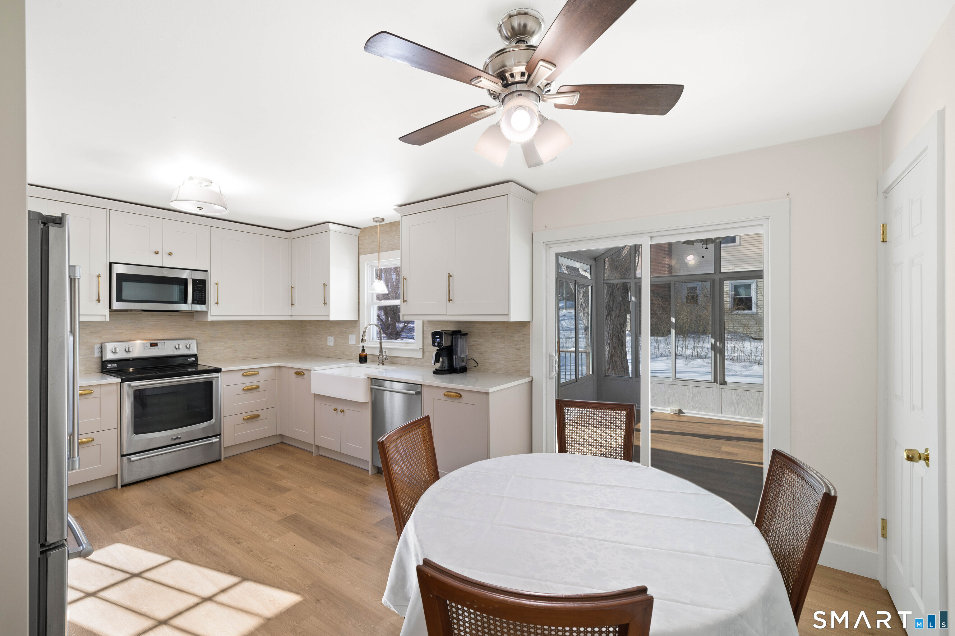 6 Riched Lane Uncasville, CT 06382 - Photo 8 of 38