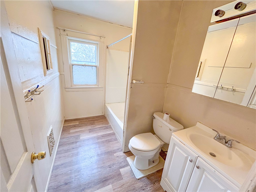 468-470 Emerson Street Rochester, NY 14613 - Photo 9 of 18