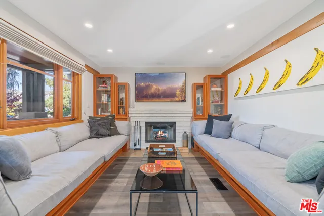 $4,750,000 | 706 Navy Street, Santa Monica, CA 90405