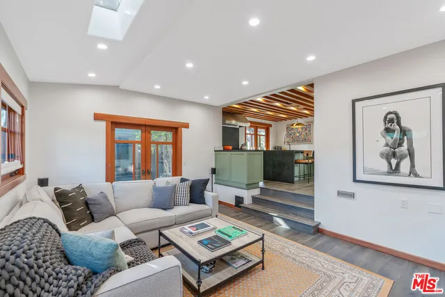$4,750,000 | 706 Navy Street, Santa Monica, CA 90405