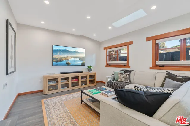 $4,750,000 | 706 Navy Street, Santa Monica, CA 90405