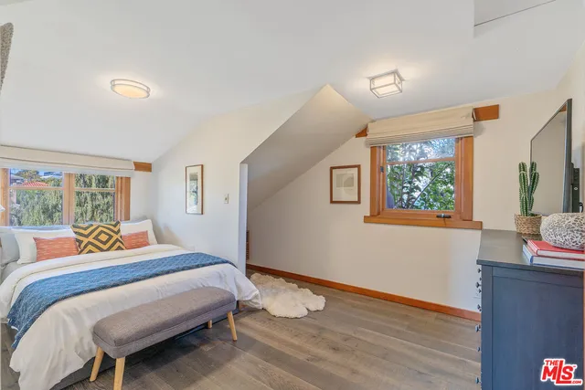 $4,750,000 | 706 Navy Street, Santa Monica, CA 90405