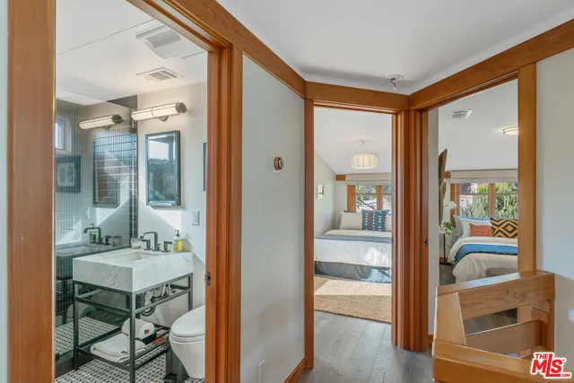 $4,750,000 | 706 Navy Street, Santa Monica, CA 90405