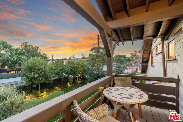 $4,750,000 | 706 Navy Street, Santa Monica, CA 90405
