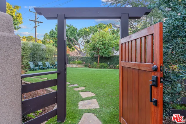 $4,750,000 | 706 Navy Street, Santa Monica, CA 90405