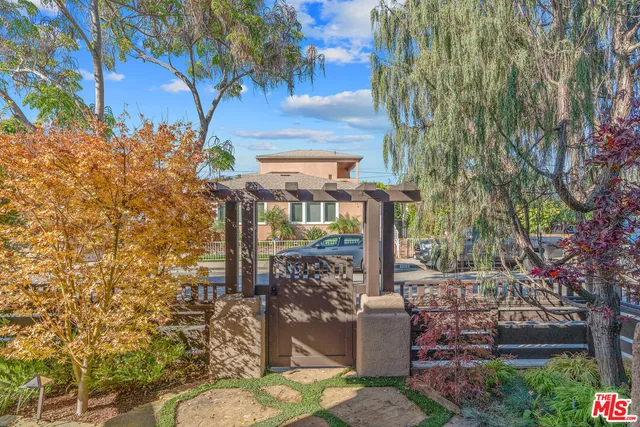 $4,750,000 | 706 Navy Street, Santa Monica, CA 90405