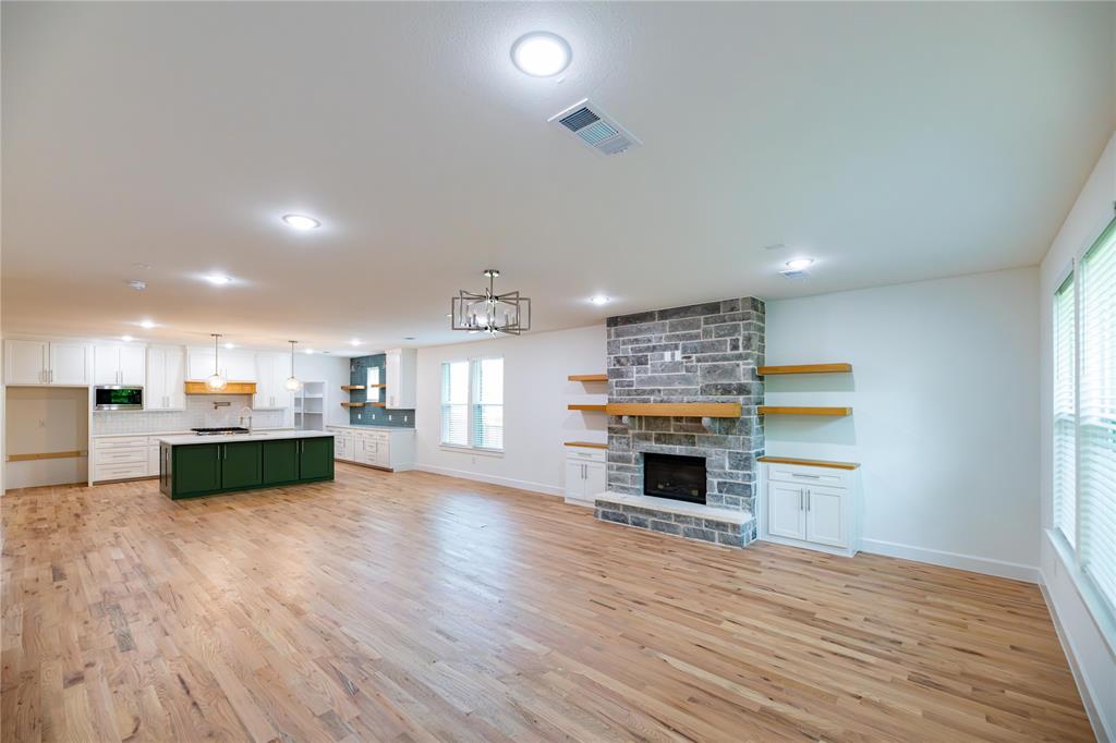 4519 Rosehill Road Garland, TX 75043 - Photo 3 of 35