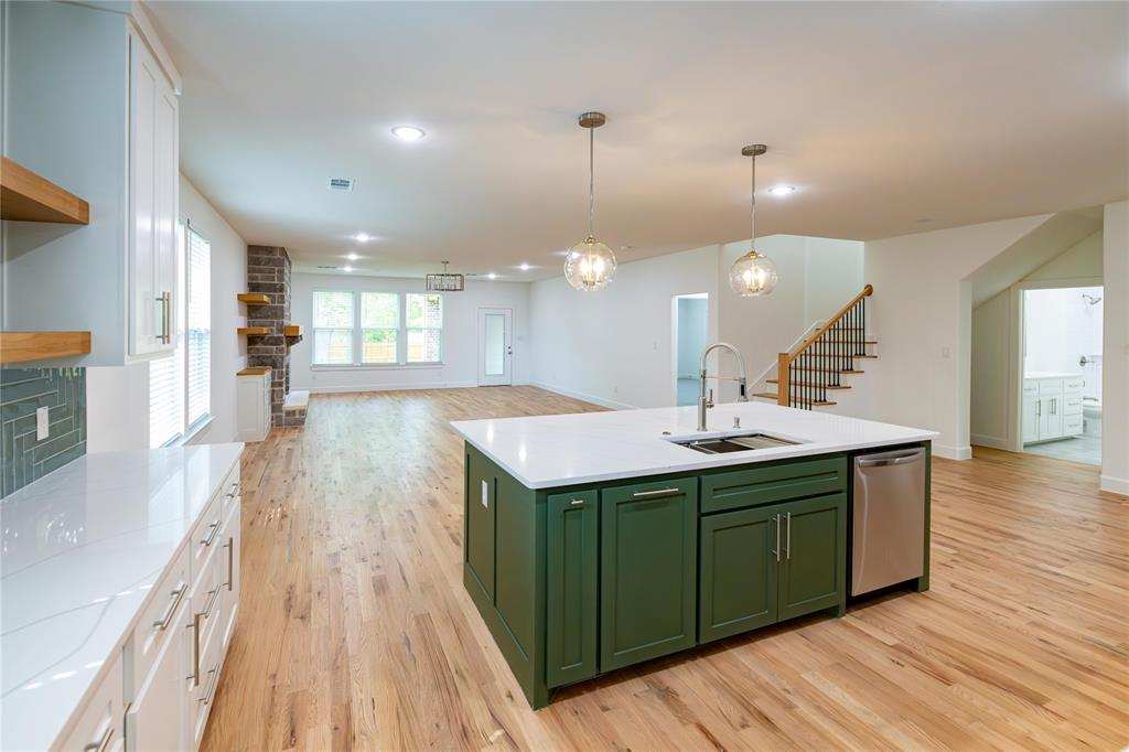 4519 Rosehill Road Garland, TX 75043 - Photo 5 of 35