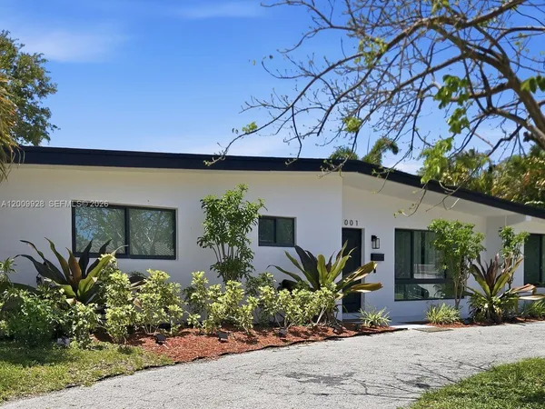 $4,450 | 5001 Northeast 23rd Avenue, Unit 5001, Lighthouse Point, FL 33064