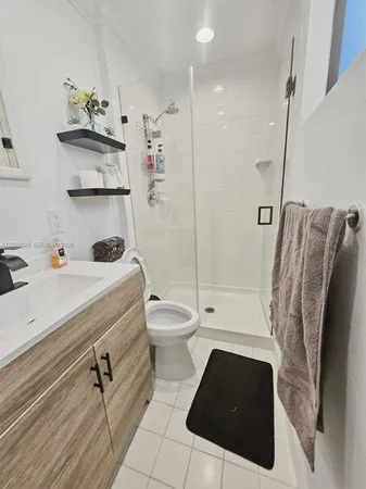 $4,450 | 5001 Northeast 23rd Avenue, Unit 5001, Lighthouse Point, FL 33064