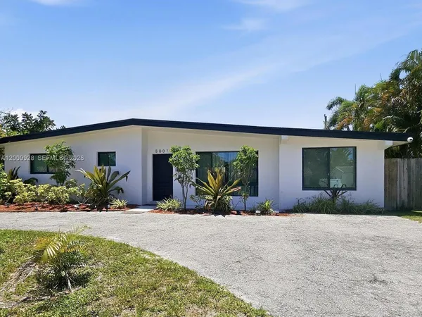$4,450 | 5001 Northeast 23rd Avenue, Unit 5001, Lighthouse Point, FL 33064