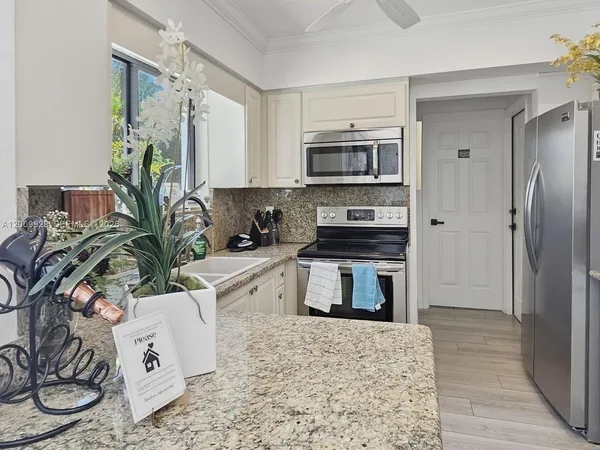 $4,450 | 5001 Northeast 23rd Avenue, Unit 5001, Lighthouse Point, FL 33064