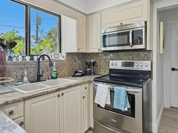 $4,450 | 5001 Northeast 23rd Avenue, Unit 5001, Lighthouse Point, FL 33064