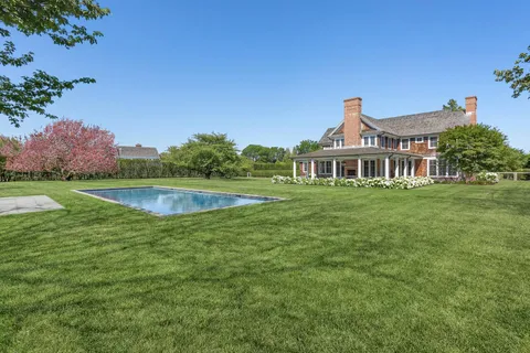 $15,250,000 | 53 Matthews Lane, Bridgehampton, NY 11932