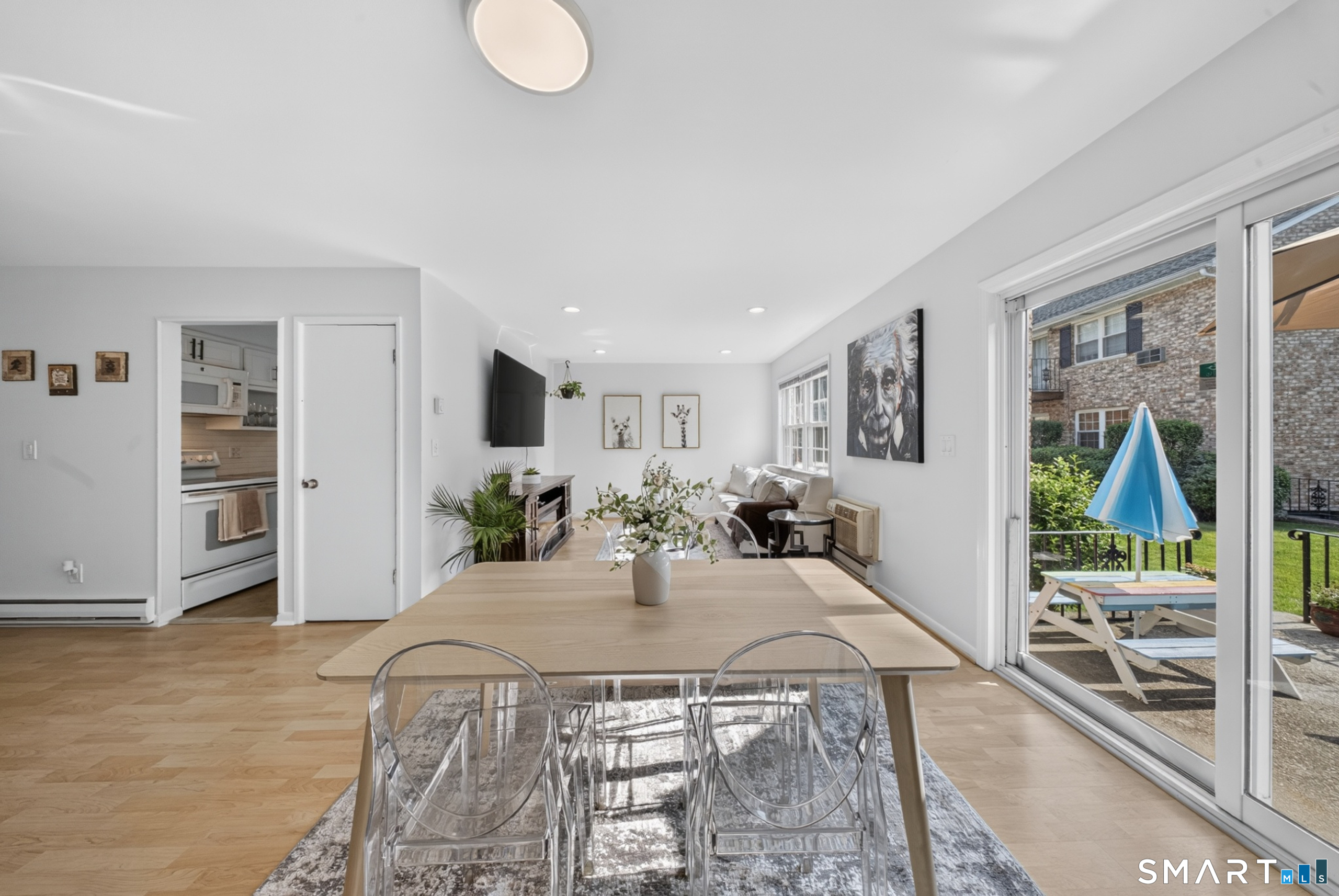35 Woodway Road, Unit A8 Stamford, CT 06907 - Photo 4 of 40