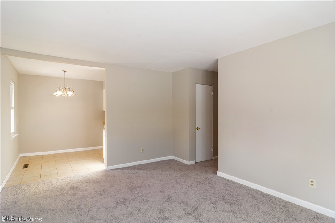 4956 Wake Robin Road Mentor, OH 44060 - Photo 4 of 23