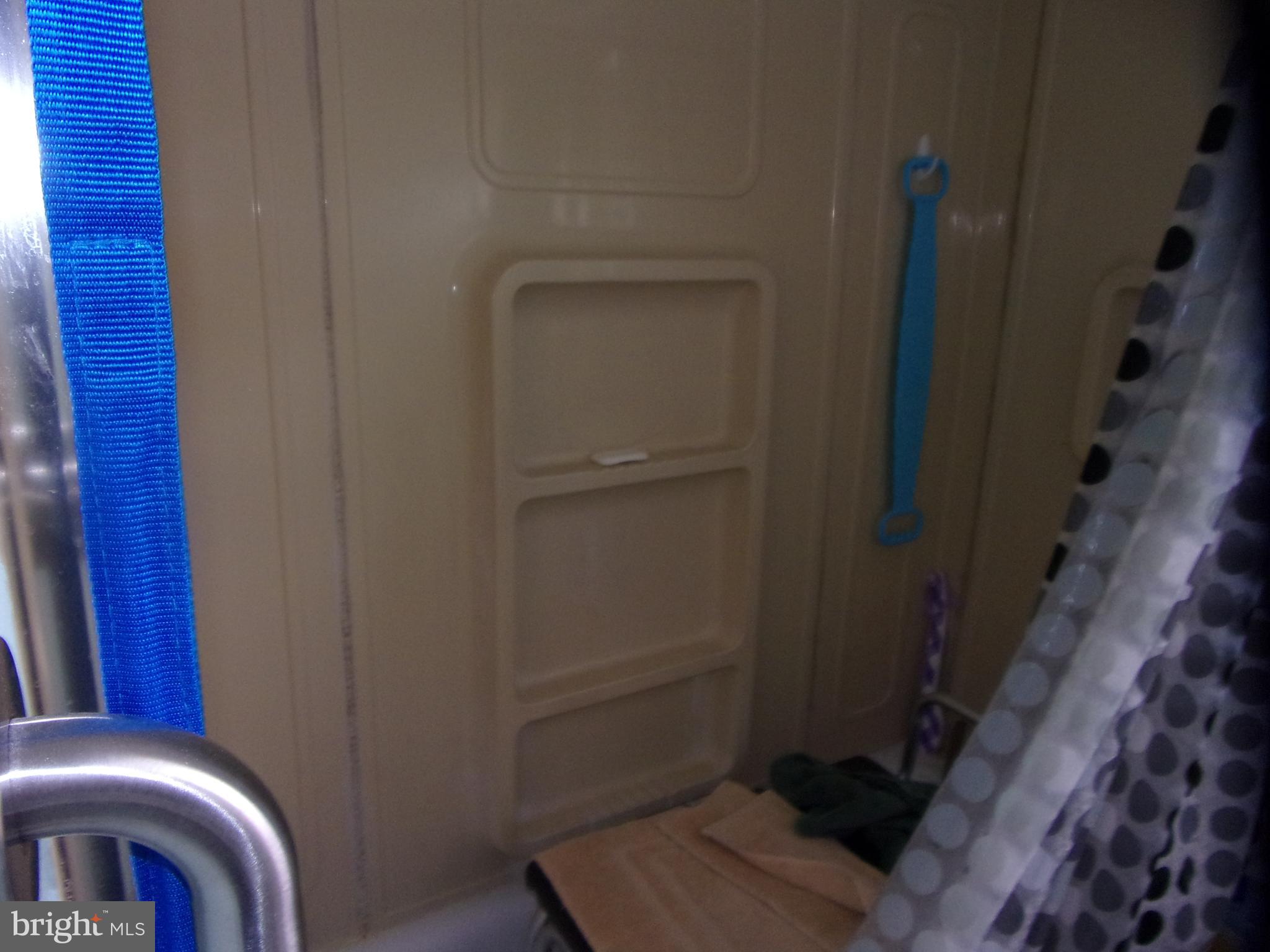 8038 Wynbrook Road Baltimore, MD 21224 - Photo 16 of 27 8038 Wynbrook Rd 21224 Shower