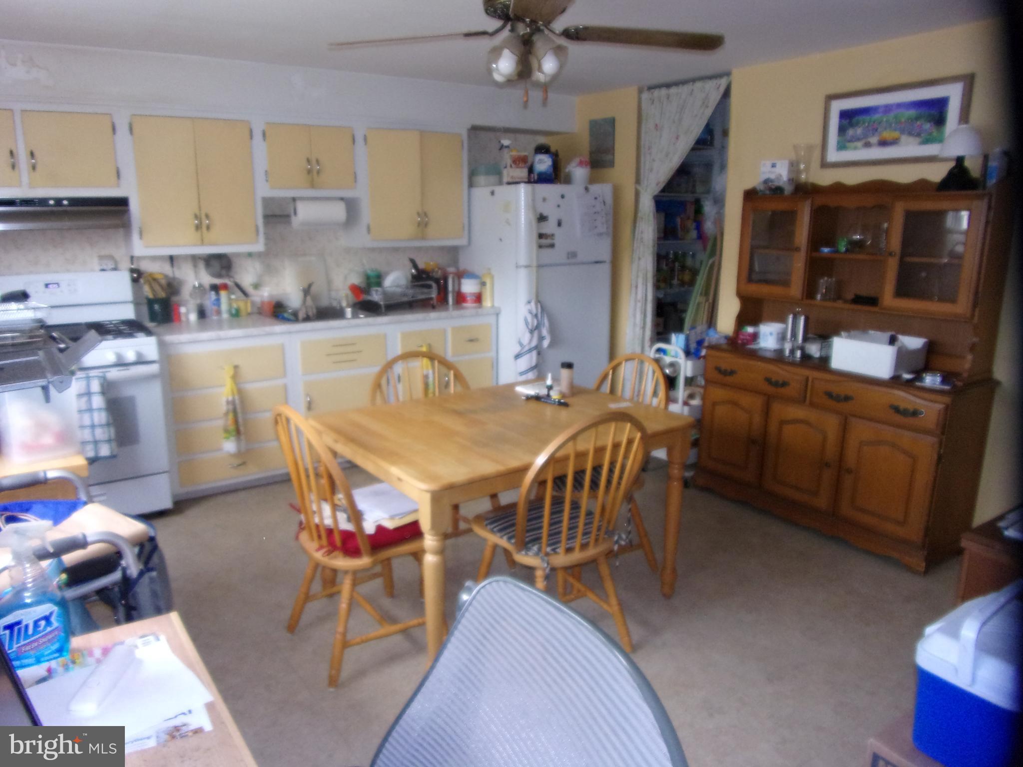 8038 Wynbrook Road Baltimore, MD 21224 - Photo 8 of 27 8038 Wynbrook Rd 21224 Kitchen Dining Area