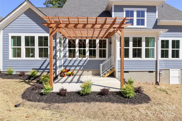 $829,900 | 4265 Candlewood Drive, Sherrills Ford, NC 28673