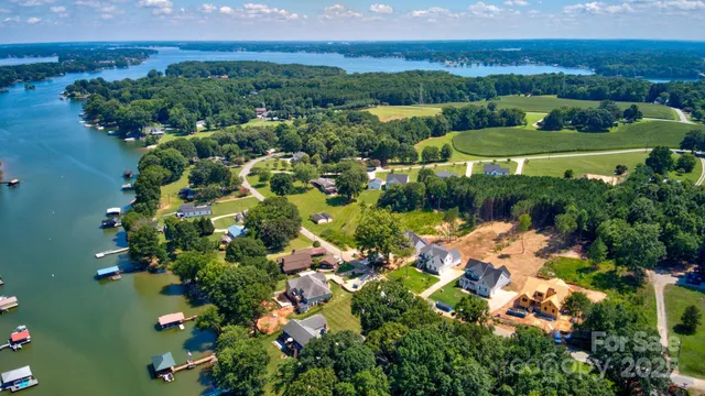 $829,900 | 4265 Candlewood Drive, Sherrills Ford, NC 28673