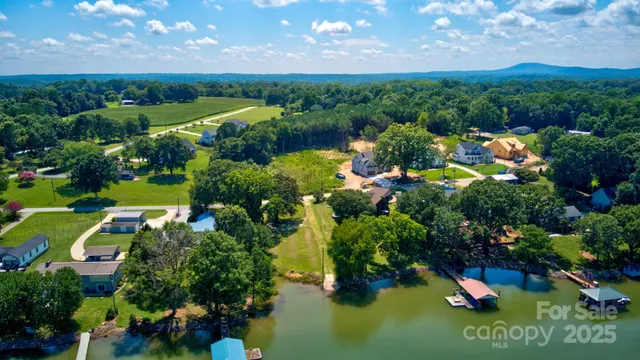 $829,900 | 4265 Candlewood Drive, Sherrills Ford, NC 28673