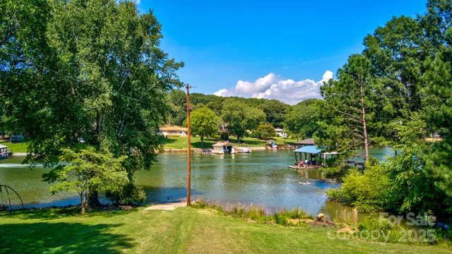 $829,900 | 4265 Candlewood Drive, Sherrills Ford, NC 28673