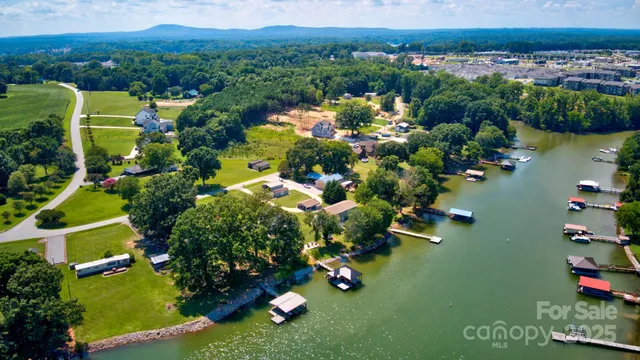 $829,900 | 4265 Candlewood Drive, Sherrills Ford, NC 28673